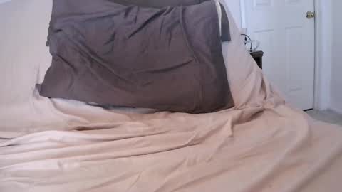 Horny004200 online show from December 26, 5:04 am