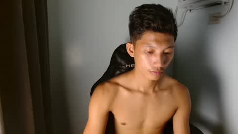Snapshot of horny_asianmoreno chatting on September 10, 7:18 am ROGER online show from September 10, 7:18 am