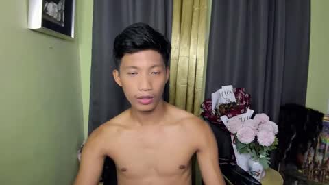 Snapshot of horny_asianmoreno chatting on February 3, 4:52 pm ROGER online show from February 3, 4:52 pm