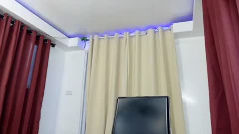 Snapshot of horny_asianmoreno chatting on October 23, 2:15 am ROGER online show from October 23, 2:15 am