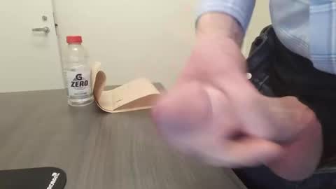 Snapshot of horny_hubby0077 chatting on December 13, 1:15 am Horny Hubby online show from December 13, 1:15 am