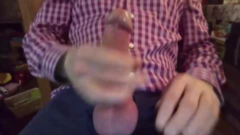 Snapshot of horny_hubby0077 chatting on February 5, 3:55 am Horny Hubby online show from February 5, 3:55 am