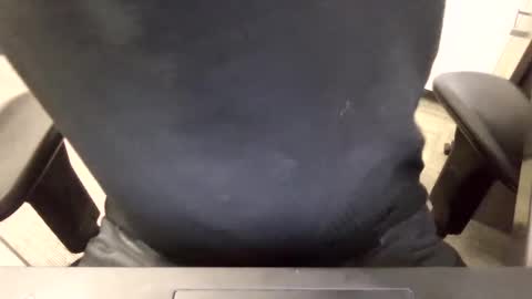 Snapshot of horny_hubby0077 chatting on September 19, 9:14 pm Horny Hubby online show from September 19, 9:14 pm