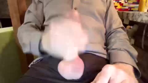 Snapshot of horny_hubby0077 chatting on October 16, 3:25 am Horny Hubby online show from October 16, 3:25 am