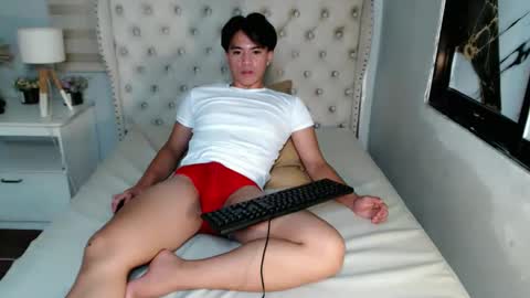 cum boy james online show from April 18, 7:07 pm