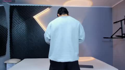 horny_nick18 online show from April 28, 1:27 pm