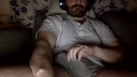 Snapshot of horny_thick_cock chatting on March 1, 3:32 am horny_thick_cock online show from March 1, 3:32 am