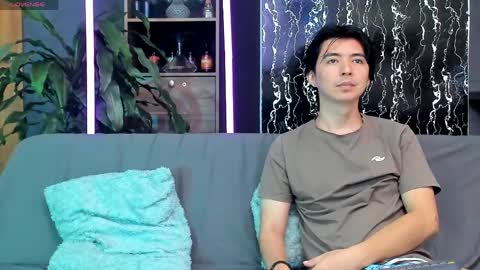 Alex and Camilo online show from May 4, 2:41 pm