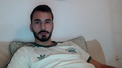 Snapshot of hornyasfuckk33 chatting on December 8, 11:40 pm hornyasfuckk33 online show from December 8, 11:40 pm