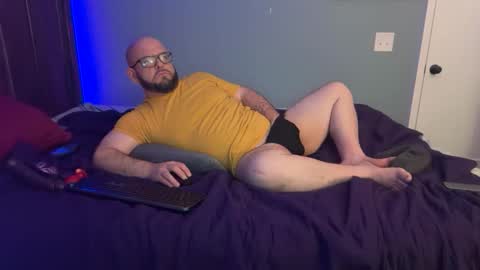 Horny Bear Daddy online show from March 18, 5:54 am