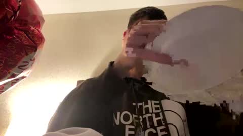 Justin 7 inches online show from March 2, 4:58 pm