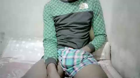 hornyboy9102003 online show from March 7, 9:01 pm