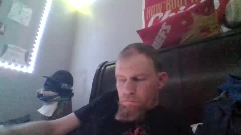 hornypierceddad online show from April 8, 11:46 pm