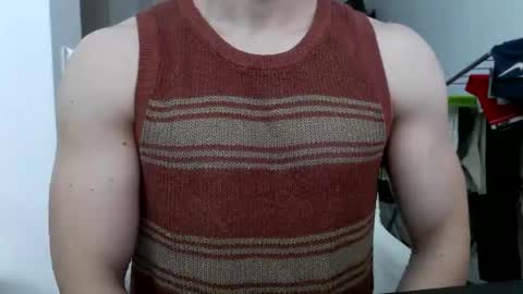 hornyspaniard93 online show from May 29, 4:17 pm