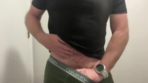 Snapshot of hornyusa13 chatting on January 22, 11:11 pm hornyusa13 online show from January 22, 11:11 pm