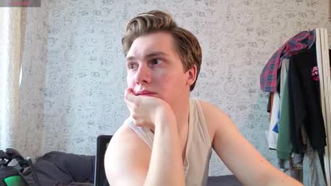 Snapshot of hot_boy_oscar chatting on September 23, 11:09 am Oscar  online show from September 23, 11:09 am