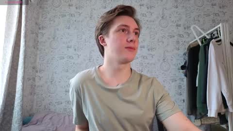 Snapshot of hot_boy_oscar chatting on October 22, 11:14 am Oscar  online show from October 22, 11:14 am