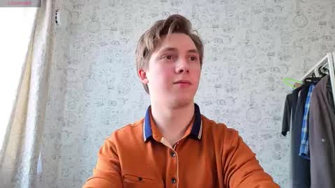 Snapshot of hot_boy_oscar chatting on September 12, 11:10 am Oscar  online show from September 12, 11:10 am