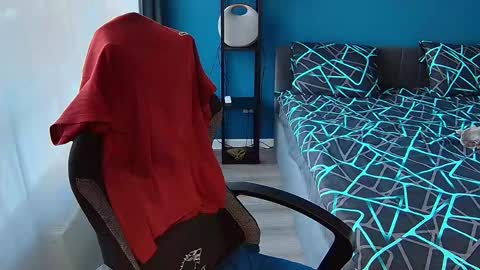 hot_cap_77 online show from April 9, 3:51 pm