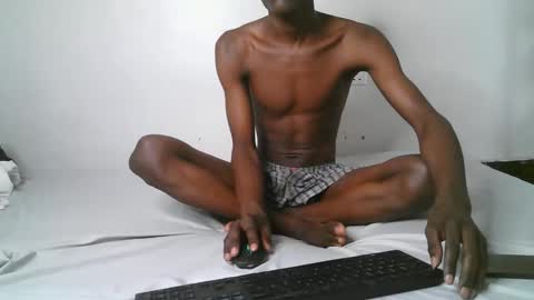 hot_guys88 online show from May 28, 1:53 pm