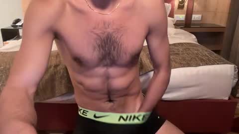 hot_men_athlete online show from January 17, 10:44 am