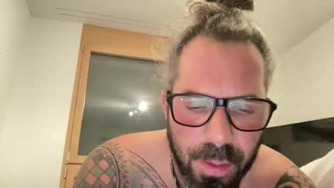 letmedoo2 online show from December 18, 9:44 pm