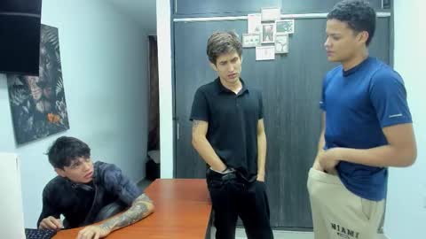 Vanesa Oliver and Andrew online show from January 17, 4:10 pm