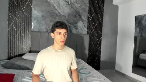 Hot Summer Boy online show from February 28, 12:48 pm