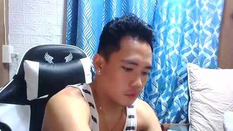 HOTASIANGUYX online show from February 26, 3:52 pm