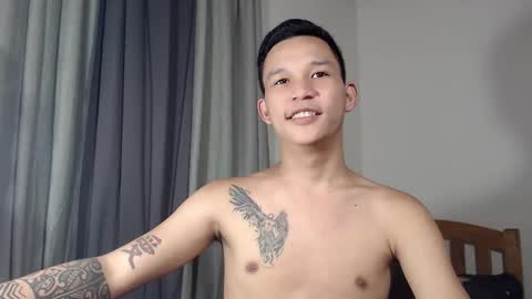 Snapshot of hotguy0503 chatting on October 14, 6:53 am hotguy0503 online show from October 14, 6:53 am