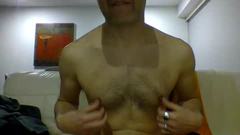 Snapshot of hotitan chatting on October 9, 4:50 am hottitan  twitter Marianoshcam online show from October 9, 4:50 am