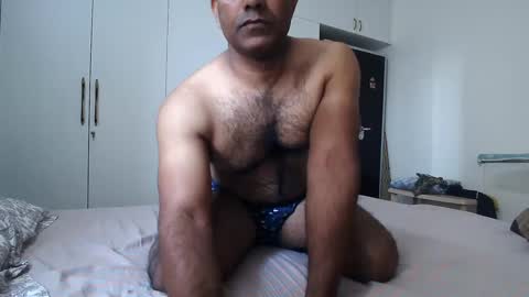 Snapshot of hotm_on_cam chatting on December 31, 5:55 am hotm_on_cam online show from December 31, 5:55 am