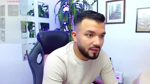 Snapshot of hotmathewv chatting on March 11, 3:59 am mathew online show from March 11, 3:59 am