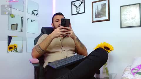 Snapshot of hotmathewv chatting on February 22, 6:50 am mathew online show from February 22, 6:50 am