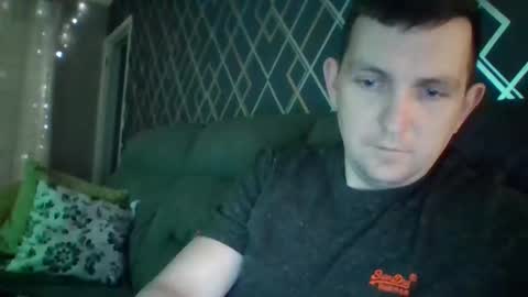 Snapshot of hotuk86 chatting on February 17, 9:08 pm hotuk86 online show from February 17, 9:08 pm