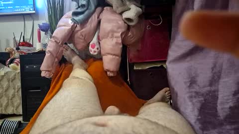 hugedick2469 online show from January 8, 4:44 am