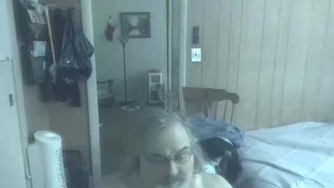 lonely huggy bear online show from February 25, 7:04 pm