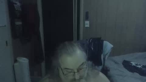 lonely huggy bear online show from April 15, 10:04 am