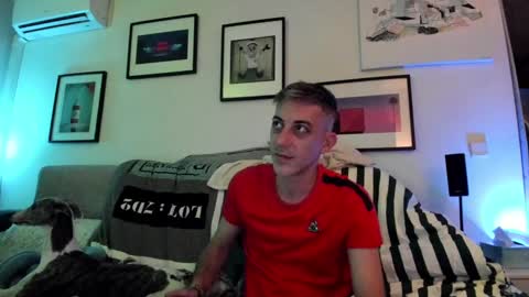 Hugo online show from December 6, 8:40 pm