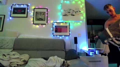 Hugo online show from December 15, 5:10 pm