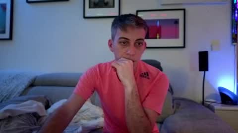 Hugo online show from January 19, 8:19 pm