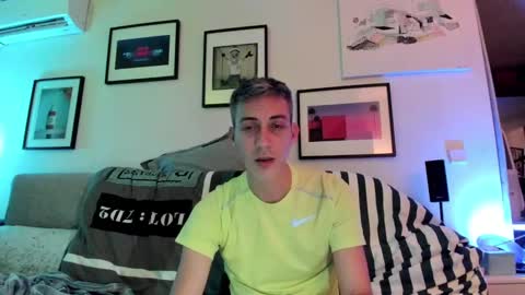 Hugo online show from December 4, 9:02 pm