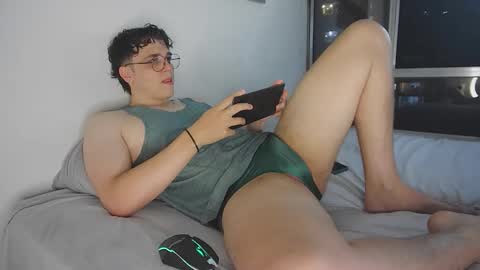 Snapshot of hun_damer chatting on October 16, 2:30 am hun_damer online show from October 16, 2:30 am