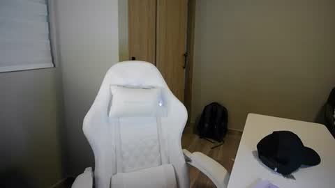 hun_damer online show from June 30, 4:13 am