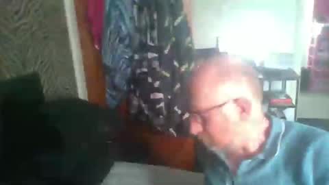 Snapshot of hung69foryou chatting on February 17, 11:44 am hung69foryou online show from February 17, 11:44 am