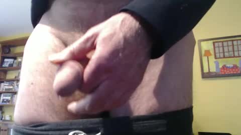 Big uncut cock dripping online show from March 3, 12:51 am