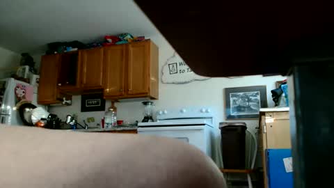 hunglikeahorse063790 online show from April 24, 10:34 pm