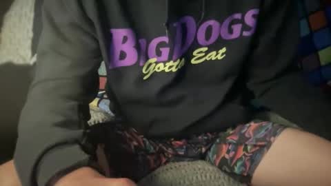 hungonthewall33 online show from April 15, 11:15 pm