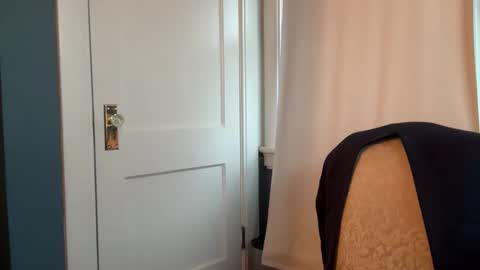 AARON online show from December 4, 1:29 pm