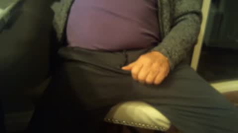 hungryluver online show from December 3, 6:03 am